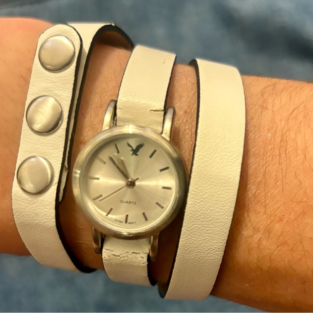 American Eagle Watch Womens 23mm White leather Wrap Around Band Silver Tone
